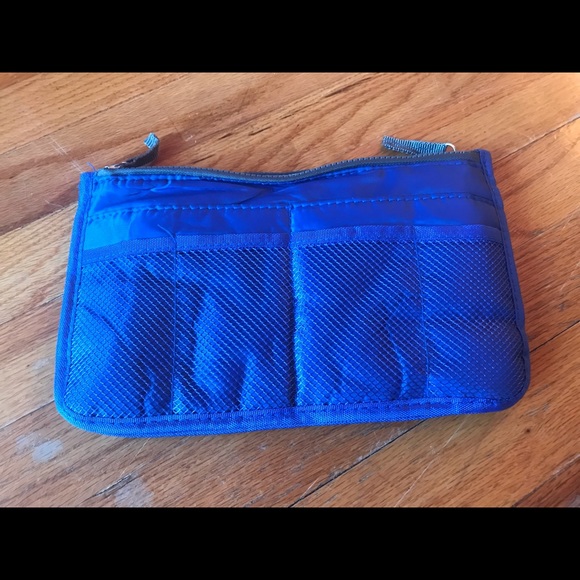 Weekend Deal !! 2 Amazing Cosmetic Bag - Picture 7 of 8